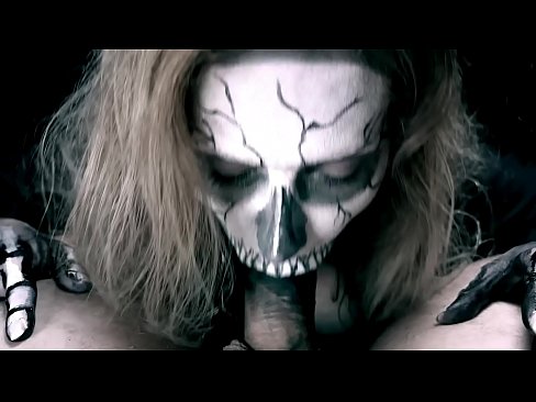 ❤️ Demon jente suger kuk med sin svarte munn og svelger cum. ❤️❌ Sexvideo hos oss ❌️❤